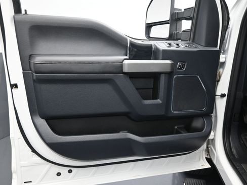 Used 2022 Ford F250 Platinum w/ FX4 Off-Road Package image 18