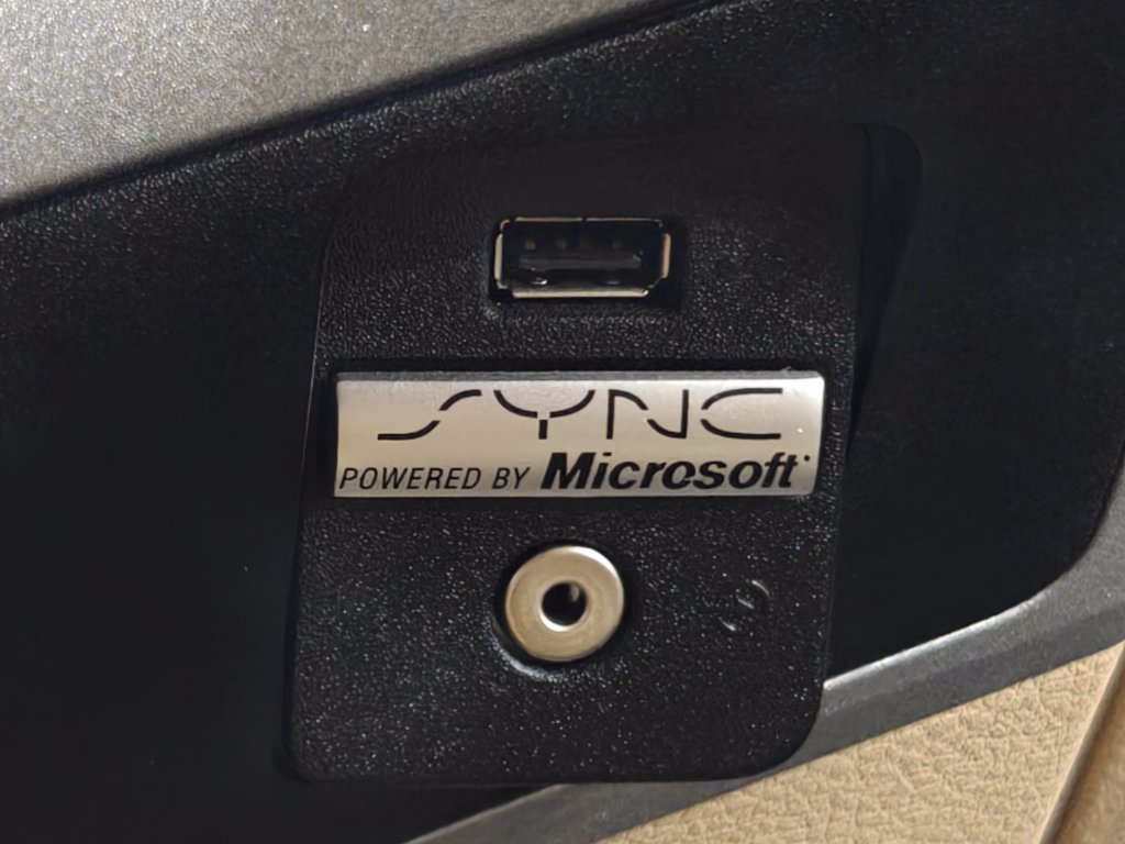 Used 2015 Ford F250 XLT w/ XLT Interior Package AWD/4WD image 7