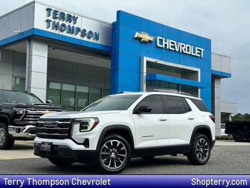 Used 2025 GMC Terrain Elevation w/ Elevation Premium Package image 1