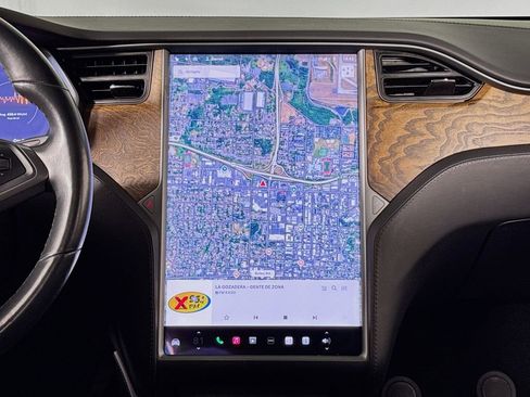 Used 2018 Tesla Model X 75D image 14