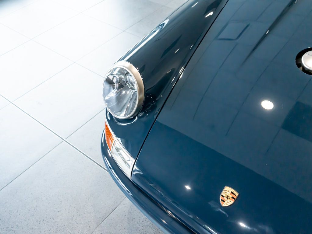 Used 1991 Porsche 911 Carrera RWD image 34