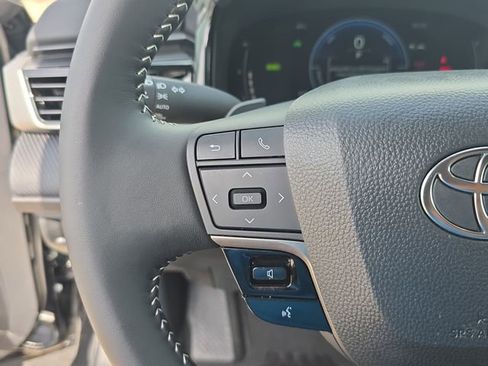 Used 2026 Toyota Camry SE FWD image 17
