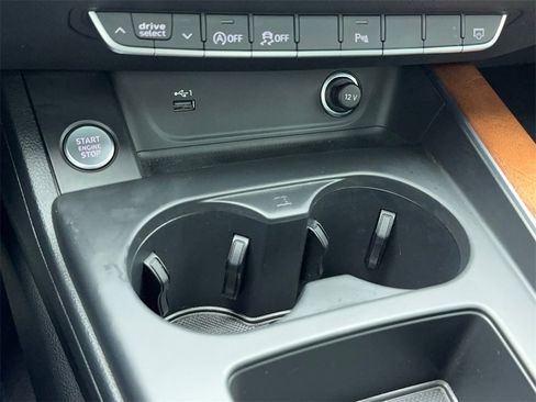 Used 2023 Audi A4 2.0T Premium w/ Convenience Package image 30