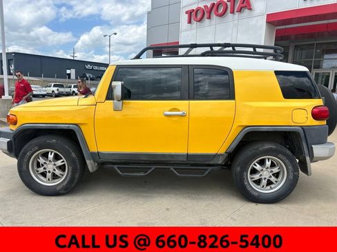 Used 2007 Toyota FJ Cruiser 4WD image 7