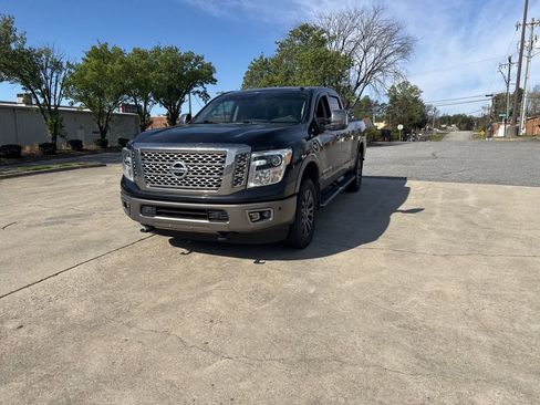 Used 2019 Nissan Titan Platinum Reserve w/ Platinum Utility Package image 6