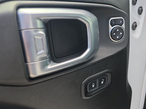 Used 2021 Jeep Wrangler Unlimited Sport AWD/4WD image 22