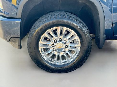 Used 2022 Chevrolet Silverado 2500 High Country w/ Z71 Off-Road Package AWD/4WD image 28