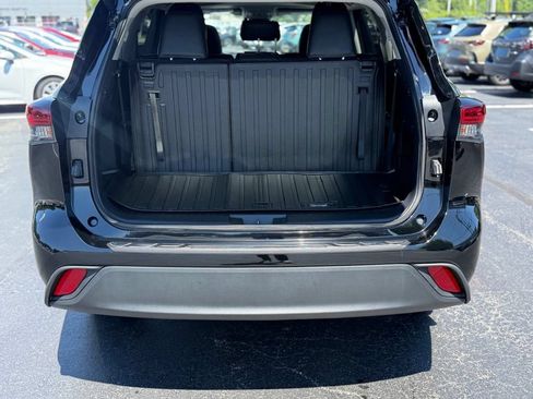 Used 2026 Toyota Highlander XLE AWD/4WD image 18