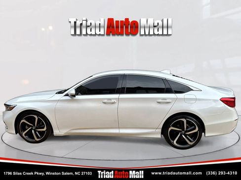 Used 2018 Honda Accord Sport image 8
