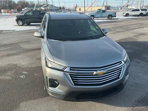 Used 2023 Chevrolet Traverse Premier FWD image 8