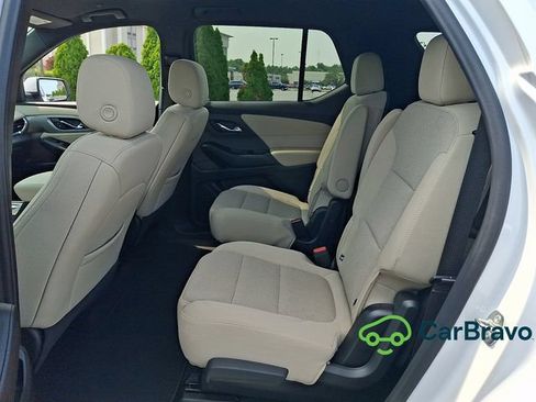 Used 2023 Chevrolet Traverse LT FWD image 10