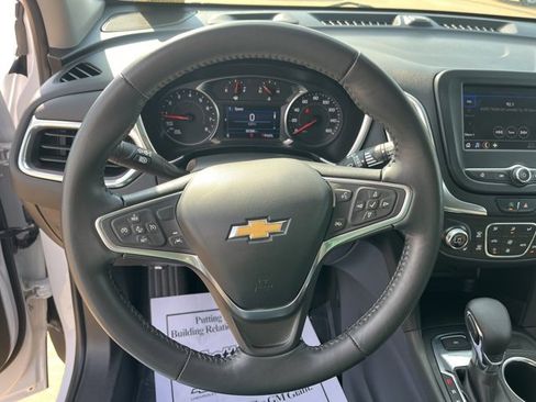 Used 2022 Chevrolet Equinox LT image 19