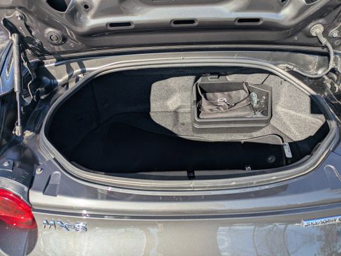 Used 2020 MAZDA MX-5 Miata RF Grand Touring image 12