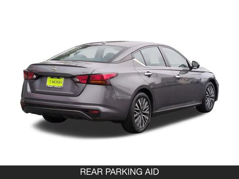 Used 2023 Nissan Altima 2.5 SV FWD image 9