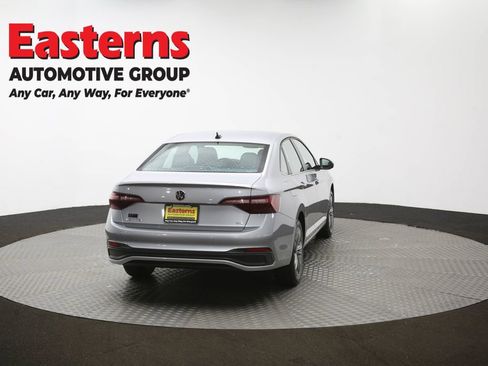 Used 2024 Volkswagen Jetta SE image 36