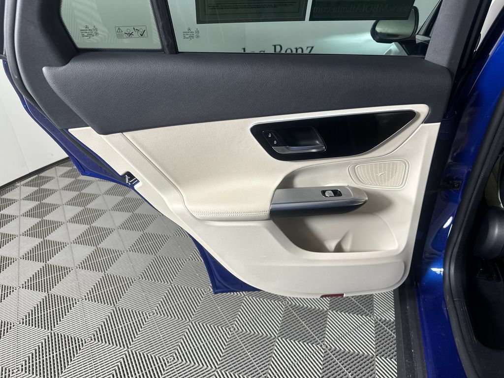 Certified 2025 Mercedes-Benz GLC 350e 4MATIC image 24
