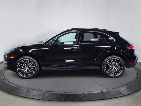 Used 2025 Porsche Macan image 2