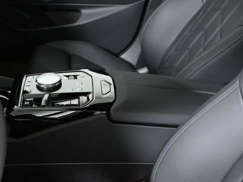 Used 2026 BMW 530i xDrive w/ Premium Package image 25