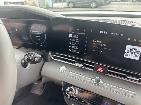 Used 2024 Hyundai Elantra SEL w/ Convenience Package FWD image 18