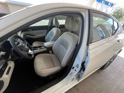 Used 2025 Nissan Altima 2.5 SV FWD image 36
