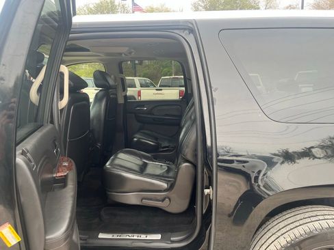Used 2008 GMC Yukon XL Denali AWD/4WD image 28
