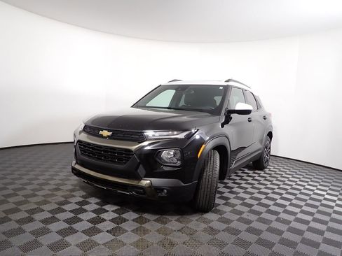 Used 2021 Chevrolet TrailBlazer ACTIV w/ Sun and Liftgate Package image 11
