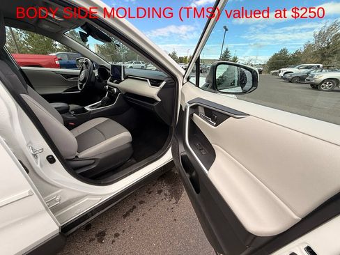 Used 2023 Toyota RAV4 XLE AWD/4WD image 8