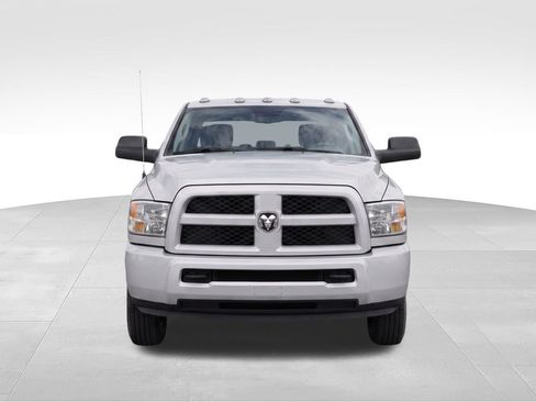 Used 2018 RAM 3500 Tradesman w/ Chrome Appearance Group AWD/4WD image 4