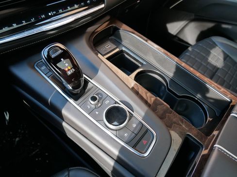 Used 2021 Cadillac Escalade ESV Sport Platinum w/ Heavy-Duty Trailer Package image 20