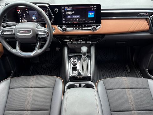 Used 2024 GMC Canyon AT4 w/ Technology Package image 17