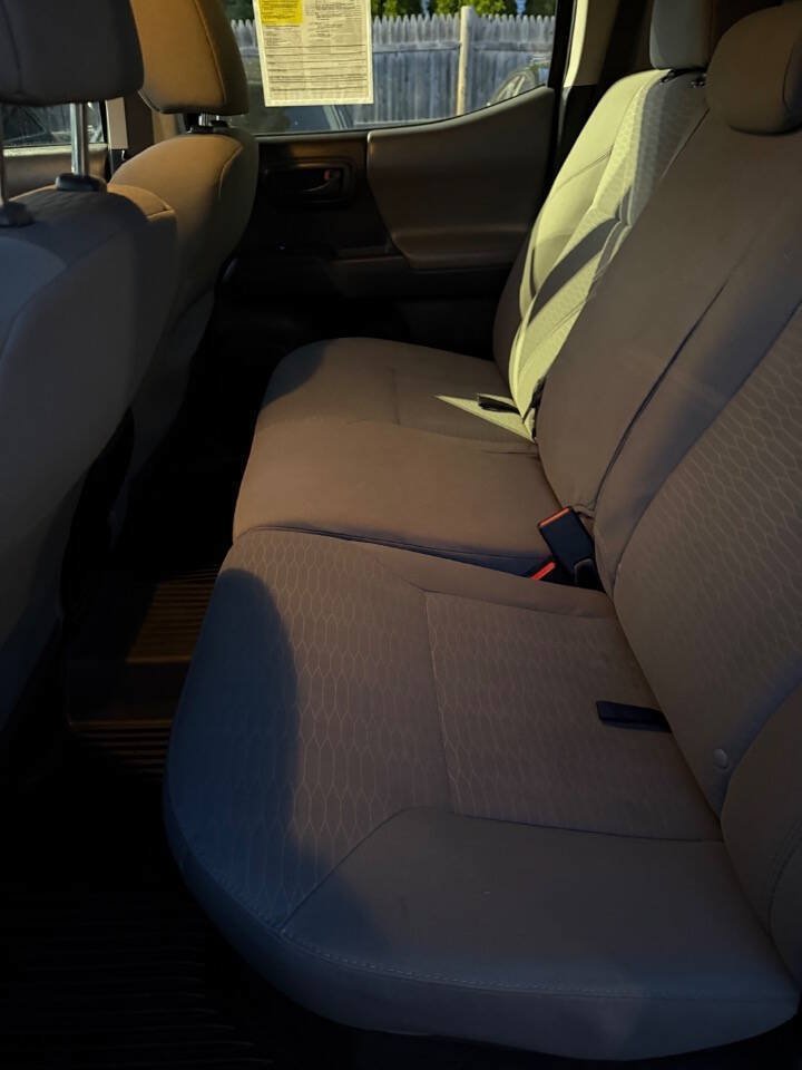 Used 2016 Toyota Tacoma SR AWD/4WD image 12
