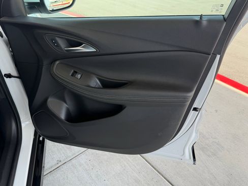 Used 2024 Buick Encore GX Sport Touring image 19