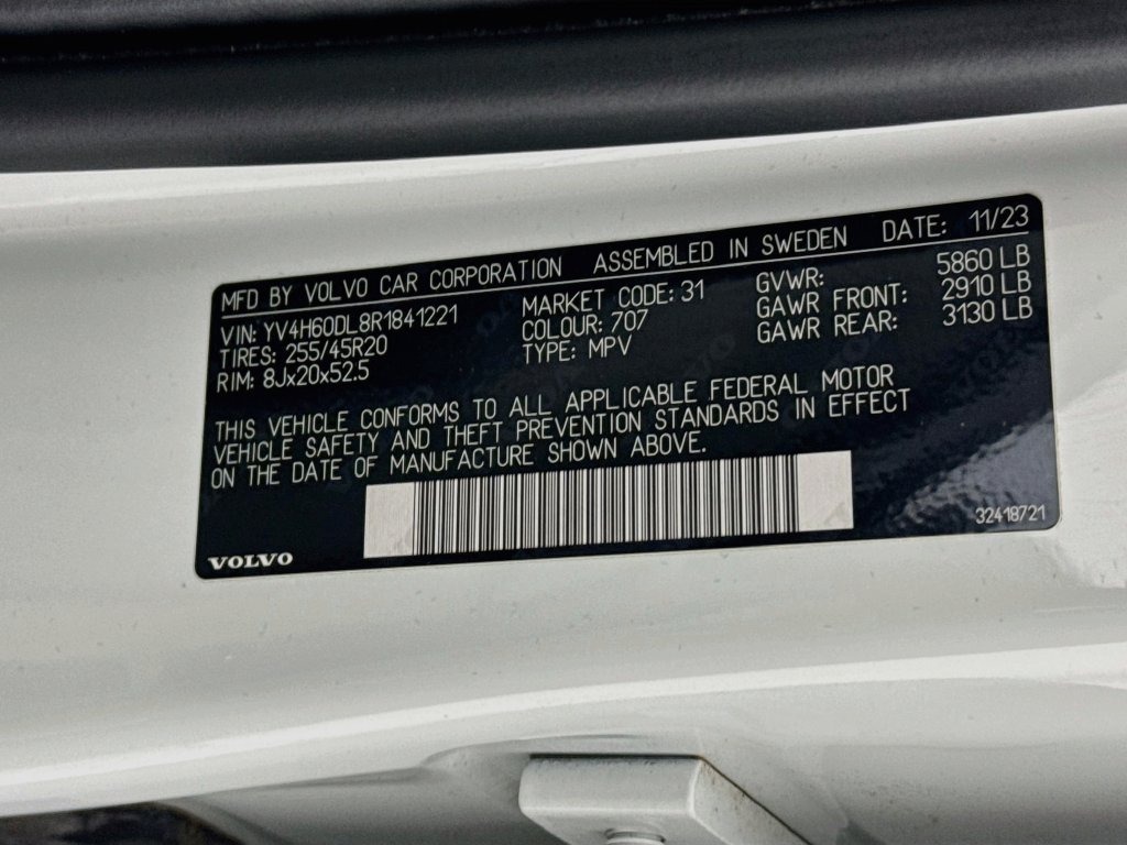 Used 2024 Volvo XC60 T8 Plus w/ Climate Package AWD/4WD image 26