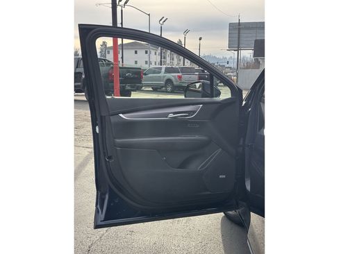 Used 2017 Cadillac XT5 Luxury image 22