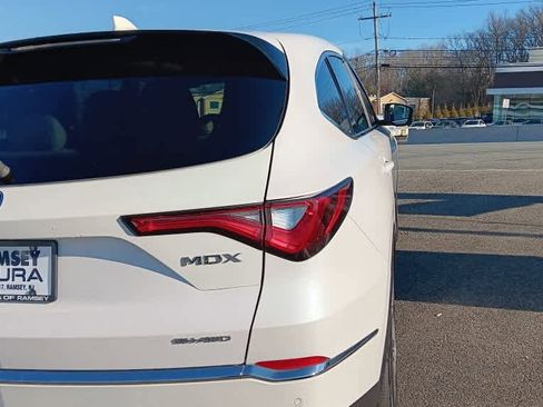 Used 2023 Acura MDX SH-AWD w/ Technology Package image 5