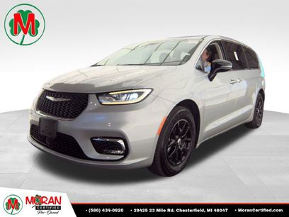 Used 2024 Chrysler Pacifica Touring-L