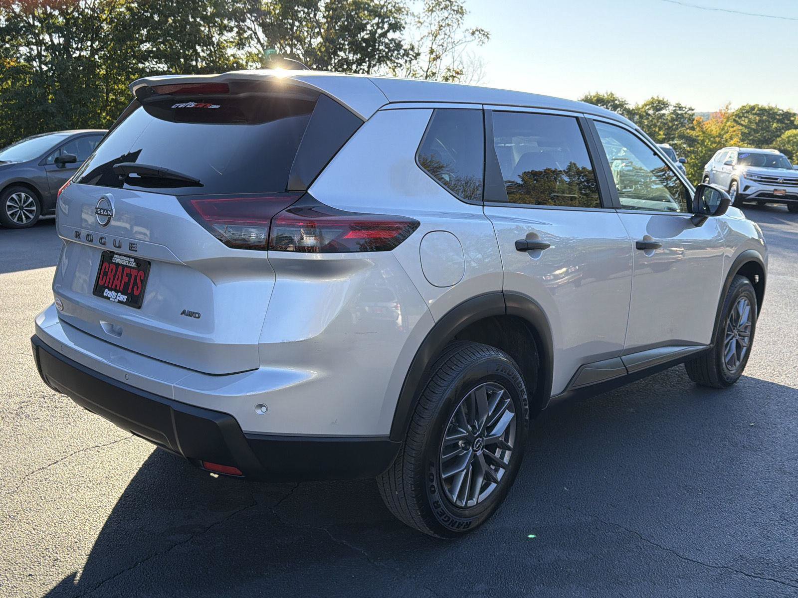 Used 2024 Nissan Rogue S AWD/4WD image 5