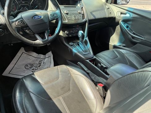 Used 2015 Ford Focus SE w/ Equipment Group 201A FWD image 29