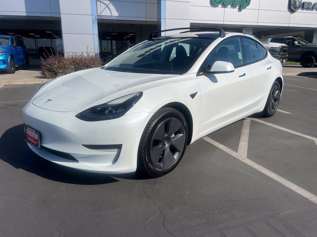 Used 2023 Tesla Model 3 Standard Range RWD image 3