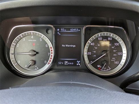 Used 2018 Nissan Titan SV w/ SV Convenience Package image 29