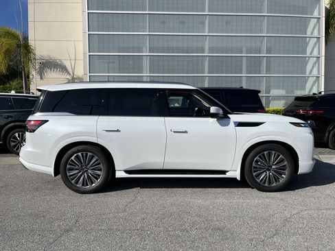 Used 2026 INFINITI QX80 Luxe w/ Cargo Package AWD/4WD image 7