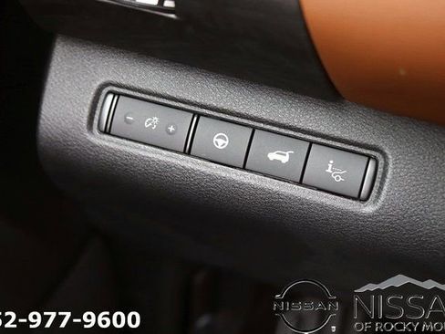 New 2026 Nissan Pathfinder Platinum image 28