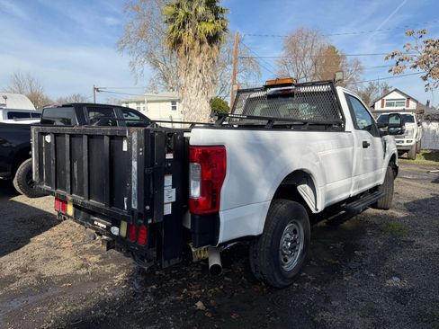 Used 2018 Ford F250 XL w/ Power Equipment Group image 2