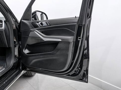 Used 2022 BMW X5 xDrive40i w/ Parking Assistance Package image 41