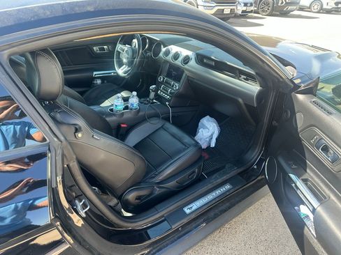 Used 2022 Ford Mustang Premium image 9