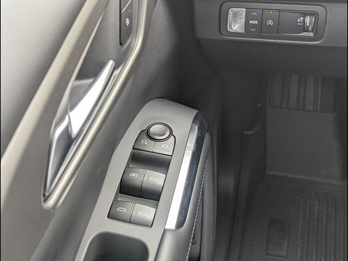 New 2026 Chevrolet Traverse LT w/ LPO, Floor Liner Package FWD image 22