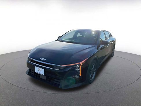 Used 2025 Kia K4 LXS image 7