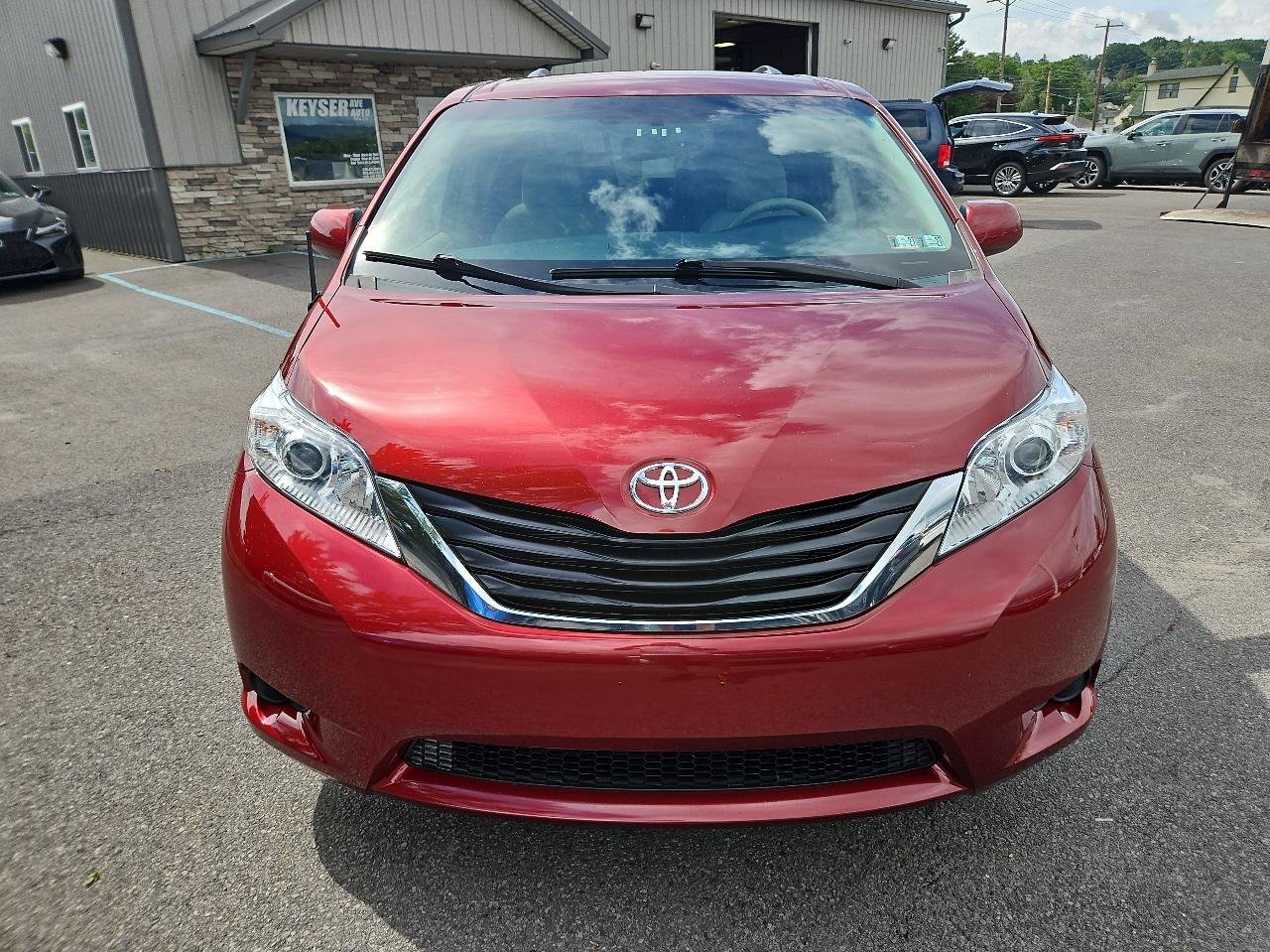 Used 2011 Toyota Sienna LE FWD image 8