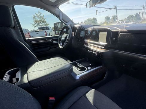 Used 2024 GMC Sierra 3500 SLE w/ SLE Convenience Package AWD/4WD image 18