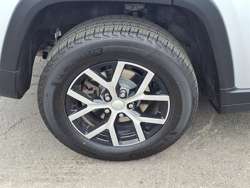 Certified 2024 Jeep Grand Cherokee Limited AWD/4WD image 27